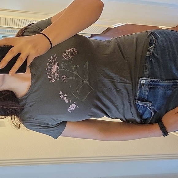 ❗3 for 20❗GAP favorite T - Picture 1 of 4